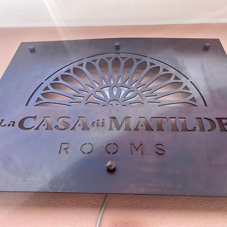ホテル La Casa Di Matilde バルチェッローナ・ポッツォ・ディ・ゴット エクステリア 写真