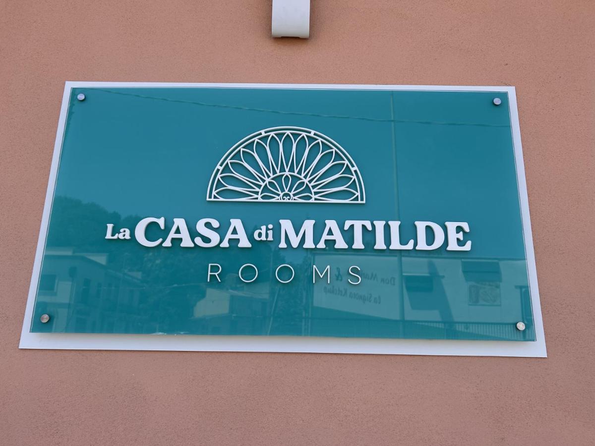 ホテル La Casa Di Matilde バルチェッローナ・ポッツォ・ディ・ゴット エクステリア 写真